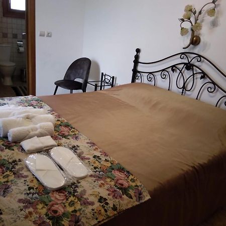 Xenios Petritis Apartment Livadeia Luaran gambar